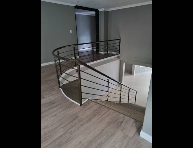 6 BEDROOM HOUSE FOR SALE IN BRYANSTON